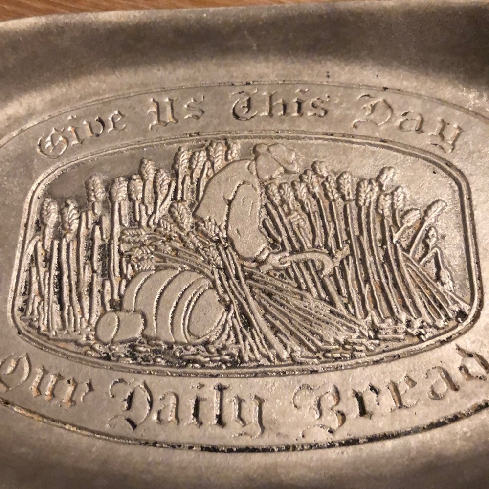 Vintage Wilton metal bread tray USA. Antique. Country. Farmhouse decor.